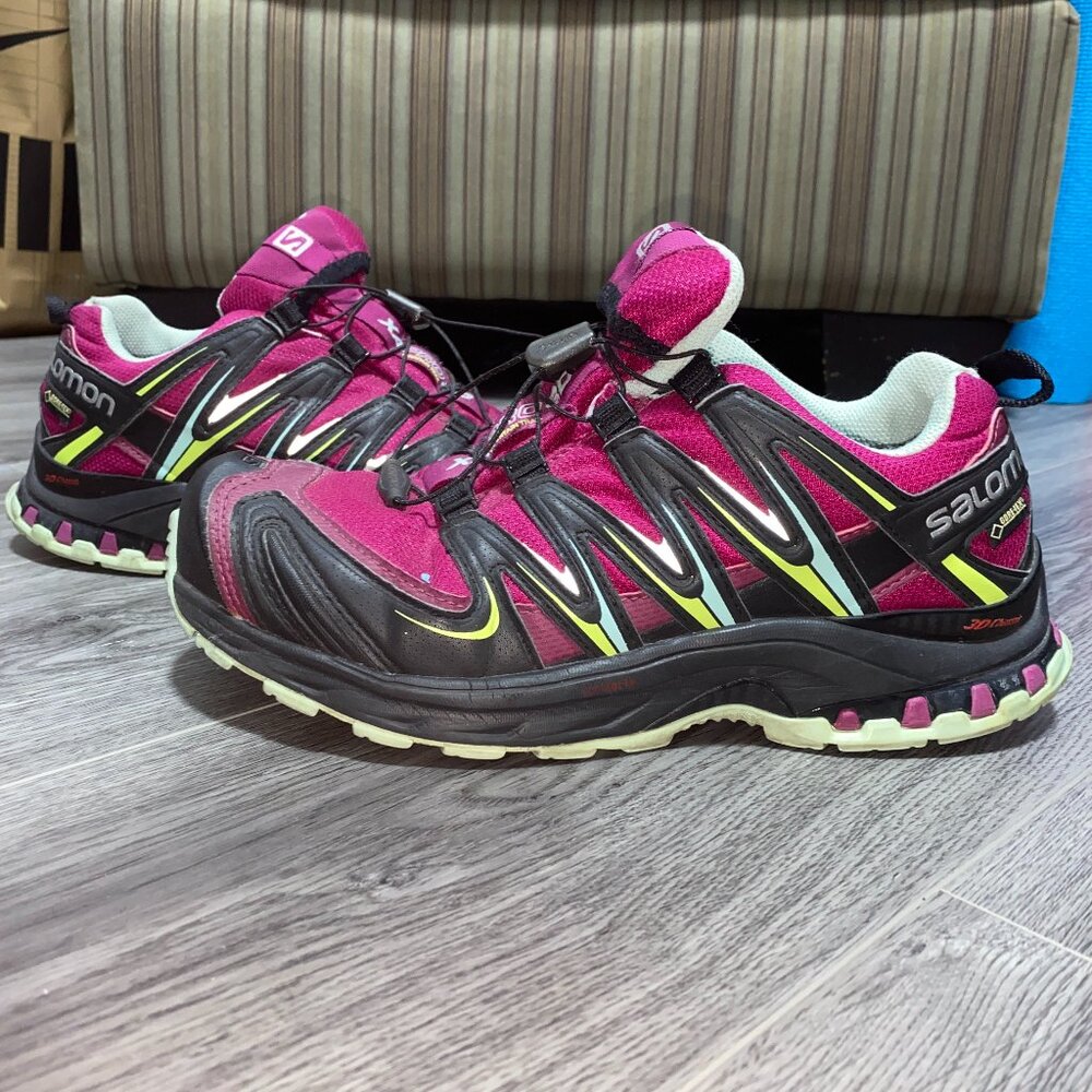 Size 7.5 Salomon XA PRO 3D GORE-TEX Trail Running Shoes